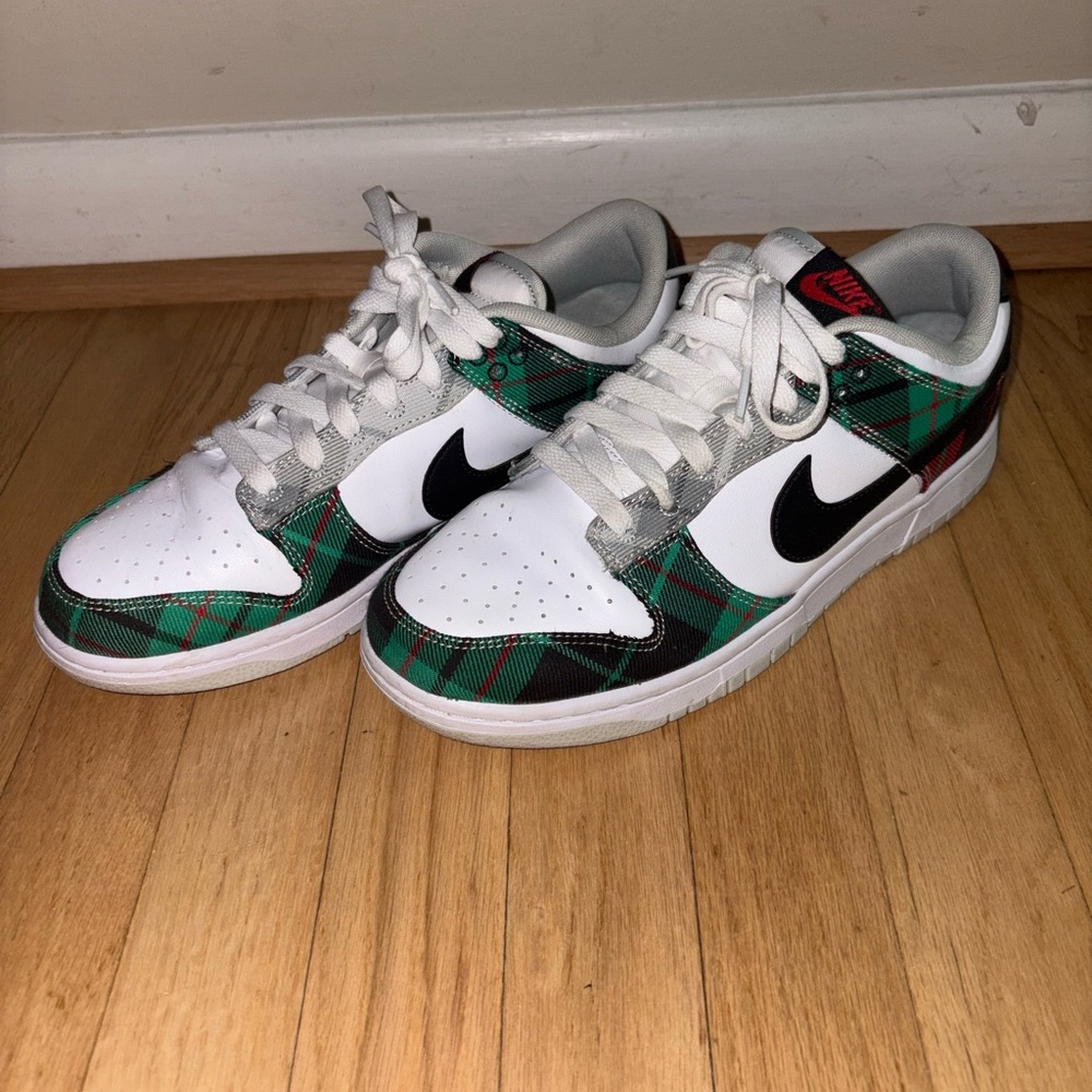 Nikw christmas dunks